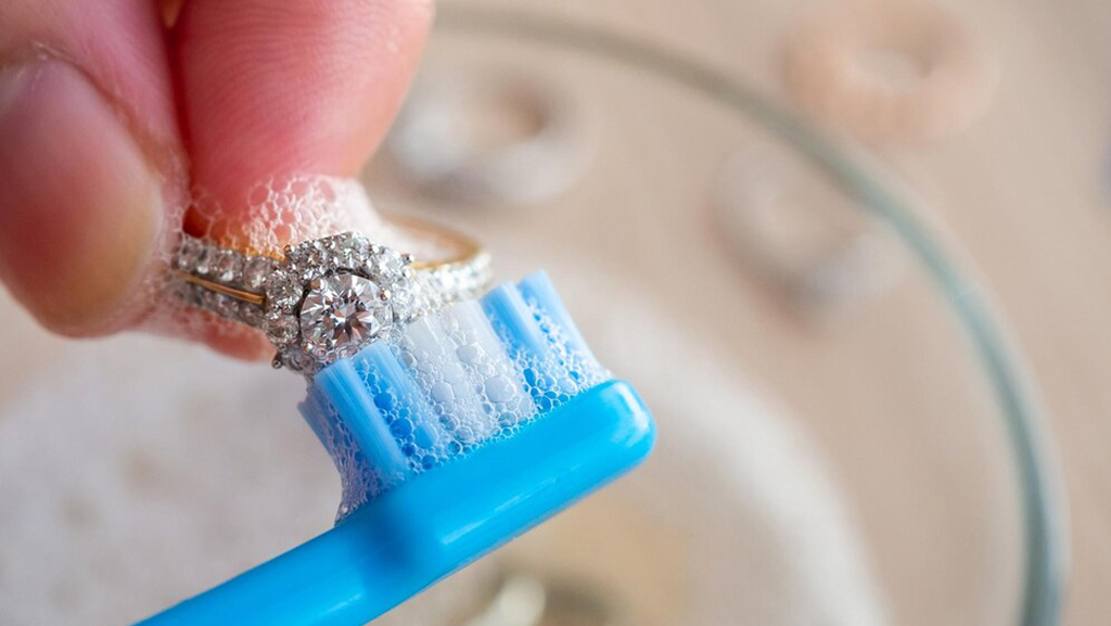 How to Clean Your Lab Diamond Rings for a Perfect Shine