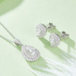 O96G (T93G) Pear-Shaped Halo Pendant & Stud Earrings - 3