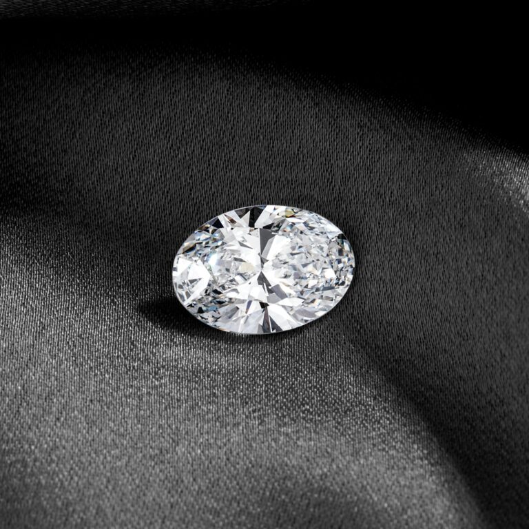 G color diamond engagement ring guide showing appearance, value, and comparison with higher color grades